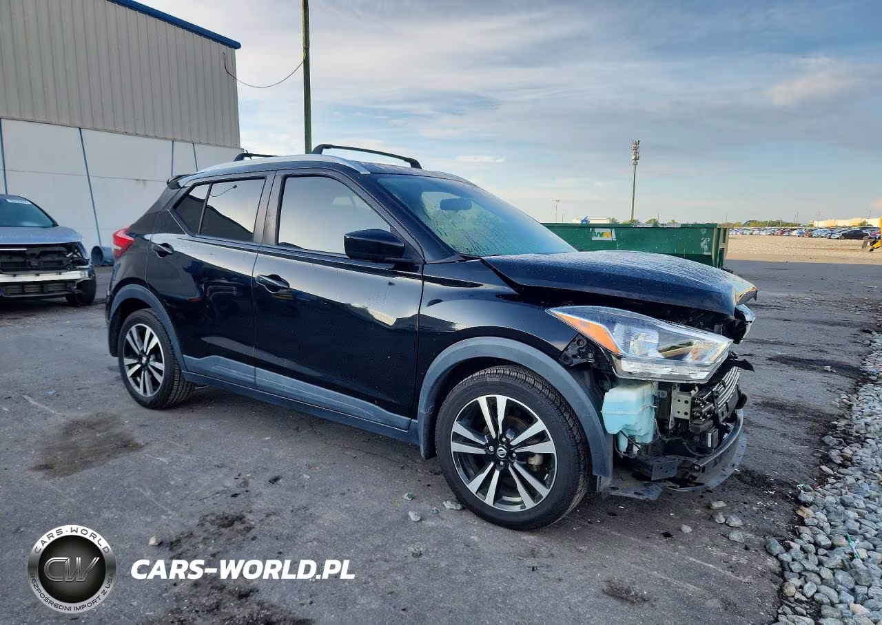 2018 Nissan Kicks Sv VIN:3N1CP5CU8JL522290 - 4