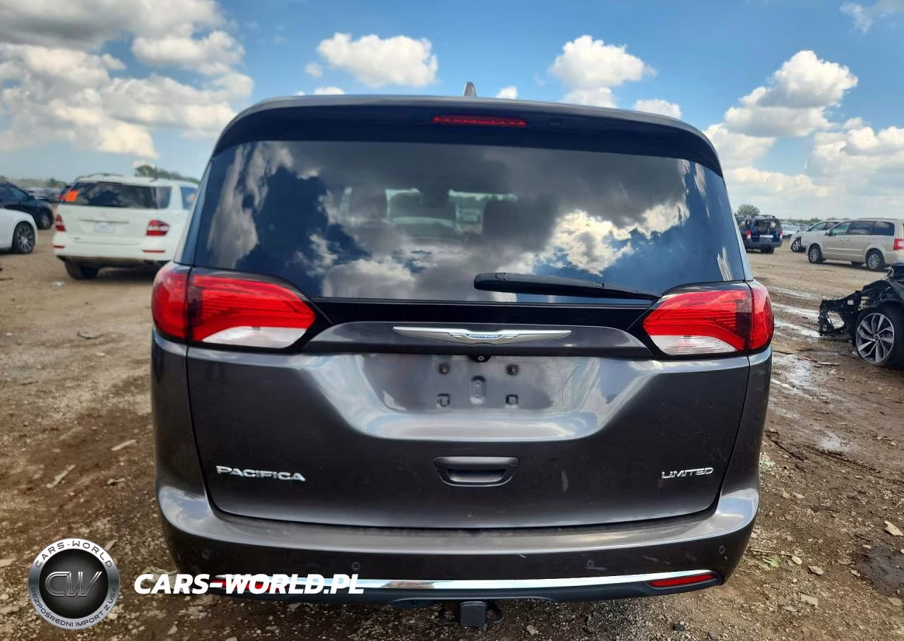 2017 Chrysler Pacifica Limited VIN:2C4RC1GG9HR633170 - 6