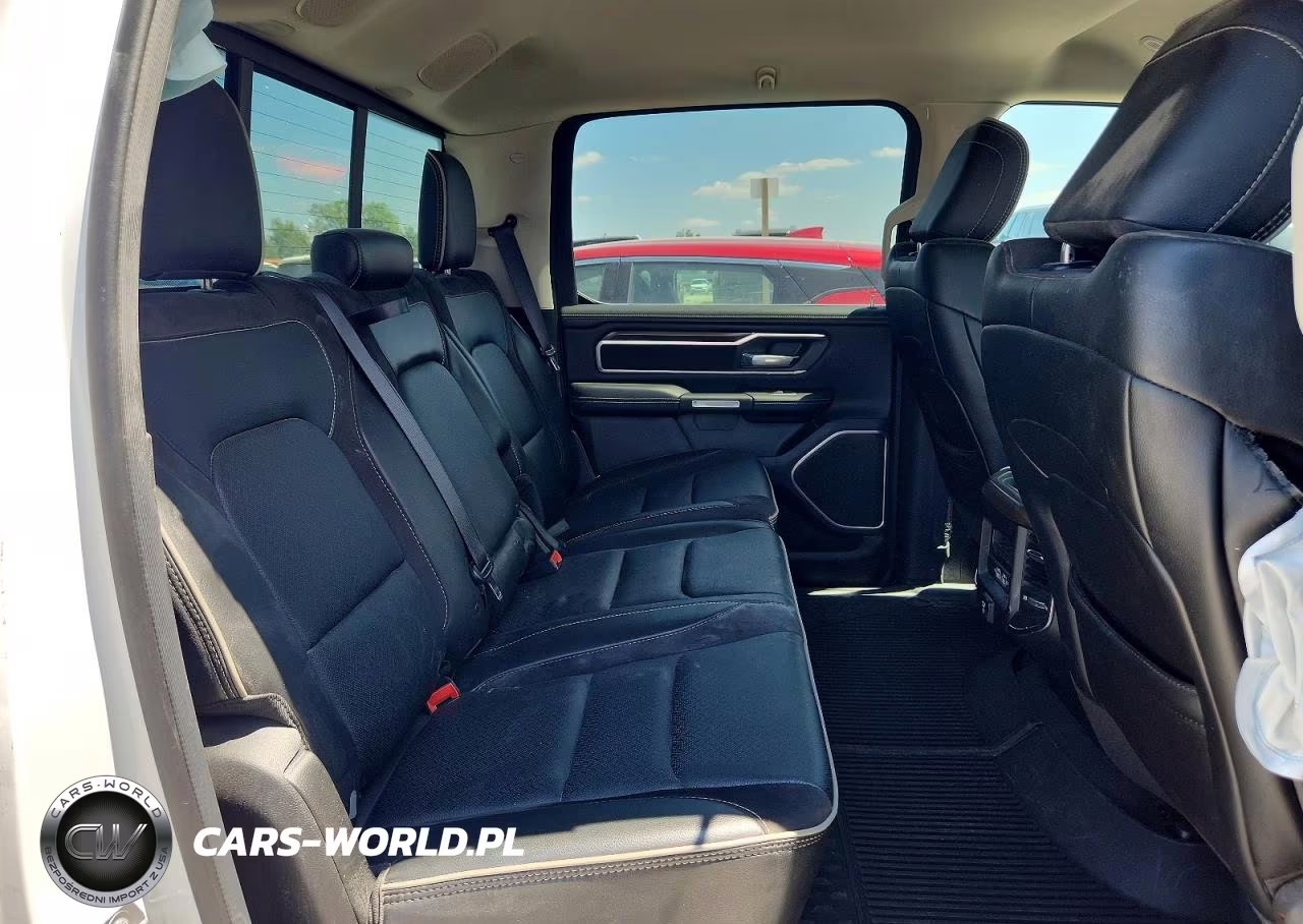 2022 Ram 1500 Laramie VIN:1C6SRFJT5NN282373 - 10