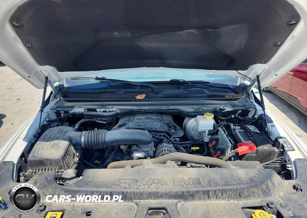 2022 Ram 1500 Laramie VIN:1C6SRFJT5NN282373 - 11
