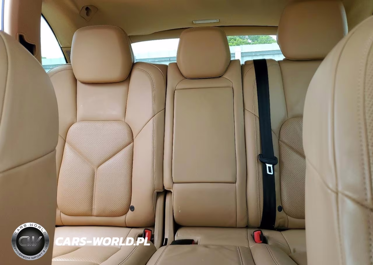 2014 Porsche Cayenne VIN:WP1AA2A2XELA00637 - 10