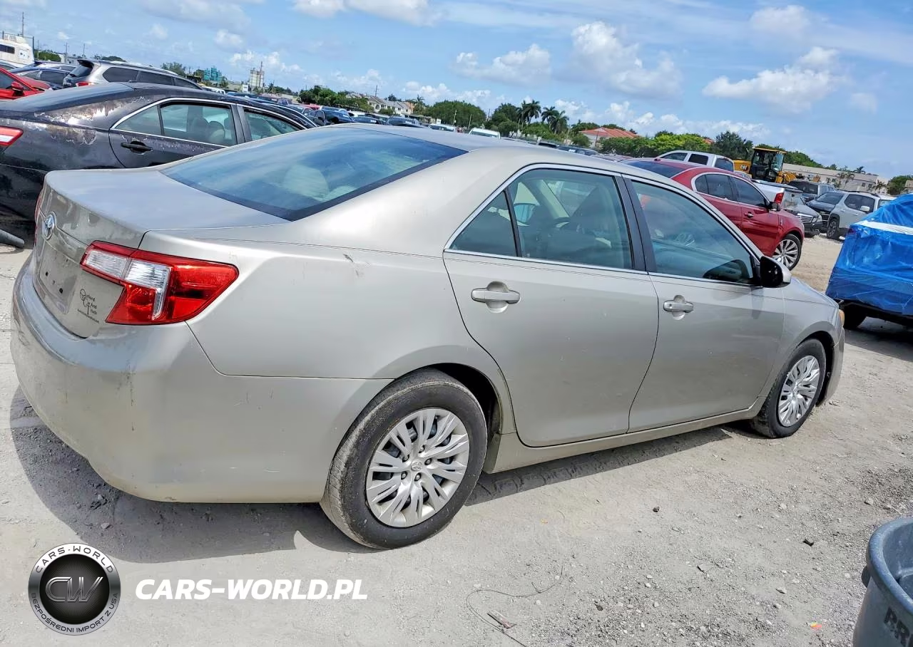 2014 Toyota Camry L VIN:4T1BF1FKXEU771499 - 3