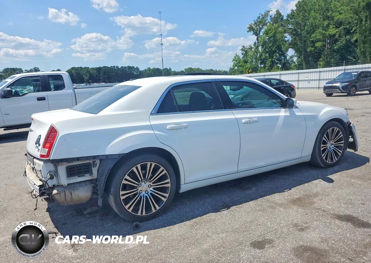 2013 Chrysler 300 S VIN:2C3CCABG3DH504049 - 3