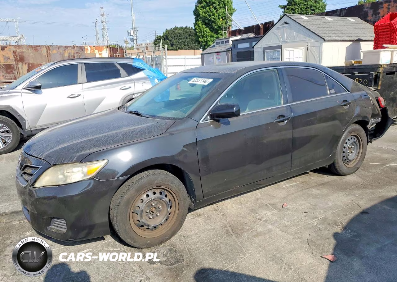 2011 Toyota Camry Le – zdjęcie 1 z 12