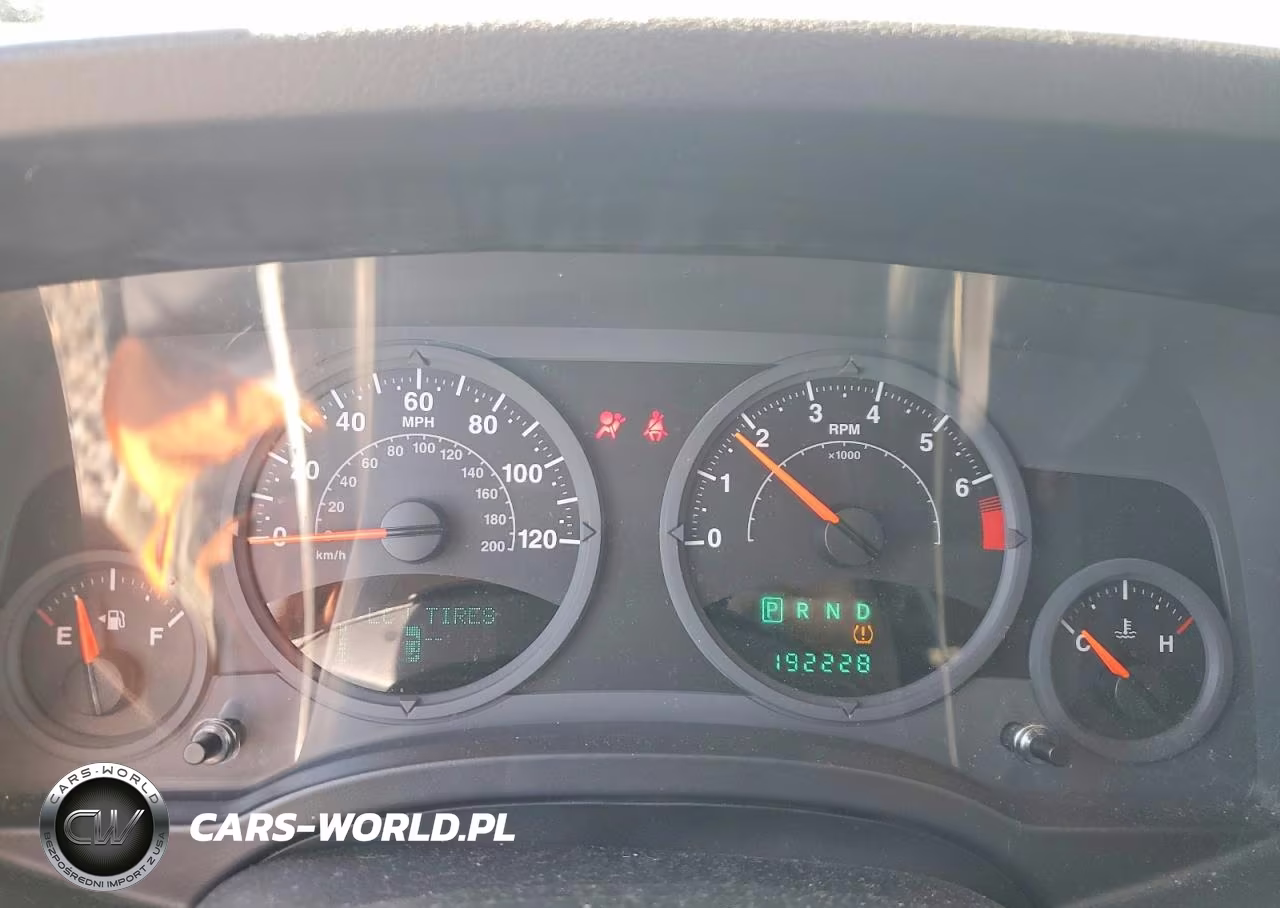 2007 Jeep Compass VIN:1J8FF47W87D204003 - 9