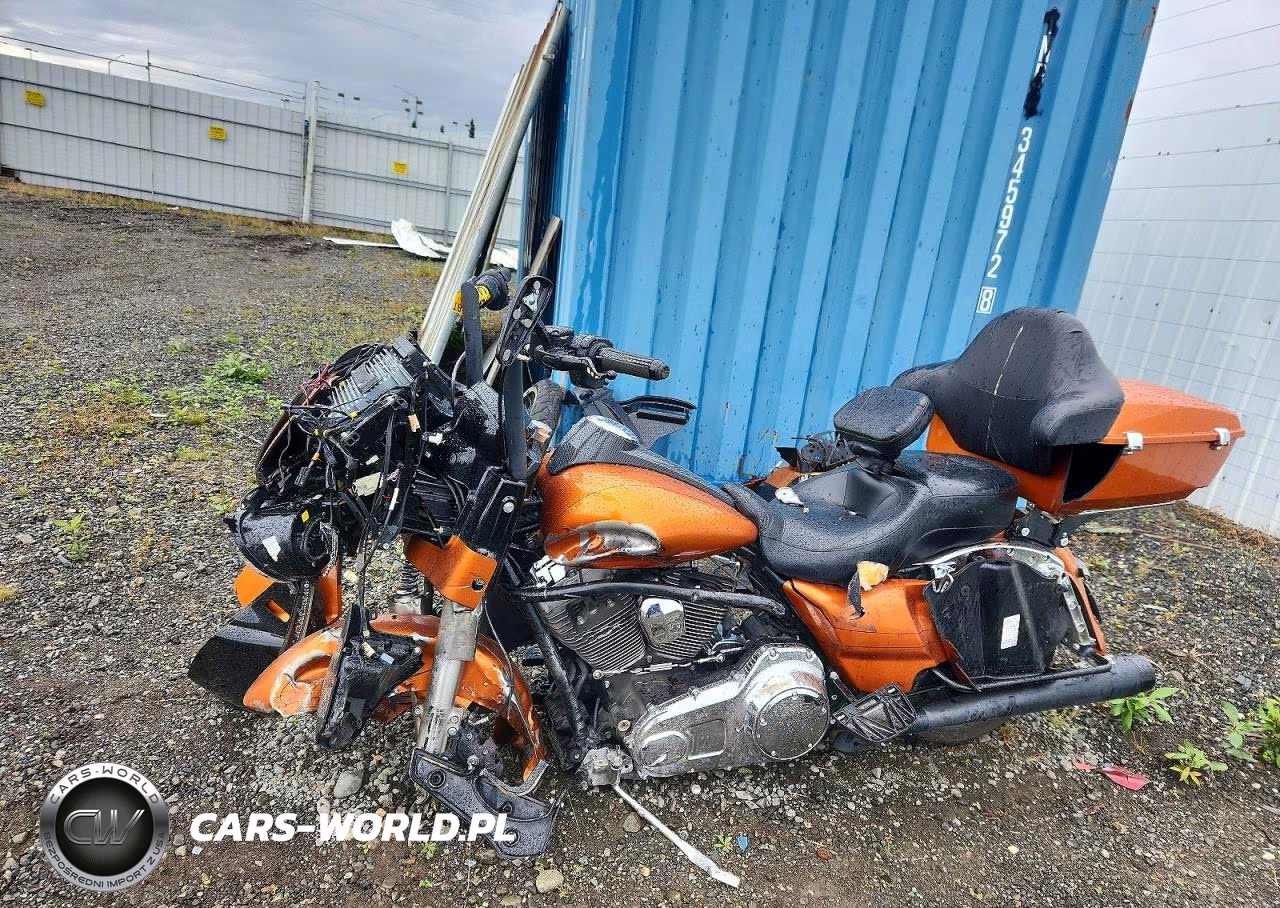 2015 Harley-Davidson Fltrxs Road Glide Special VIN:1HD1KTM12FB618726 - 3