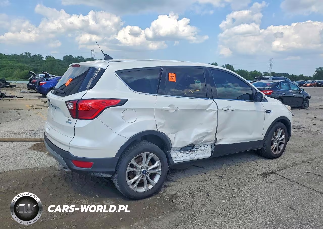 2019 Ford Escape Se VIN:1FMCU9GD8KUB93052 - 3