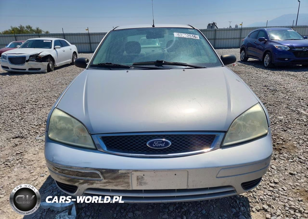 2005 Ford Focus Zx4 VIN:1FAFP34N35W304415 - 5