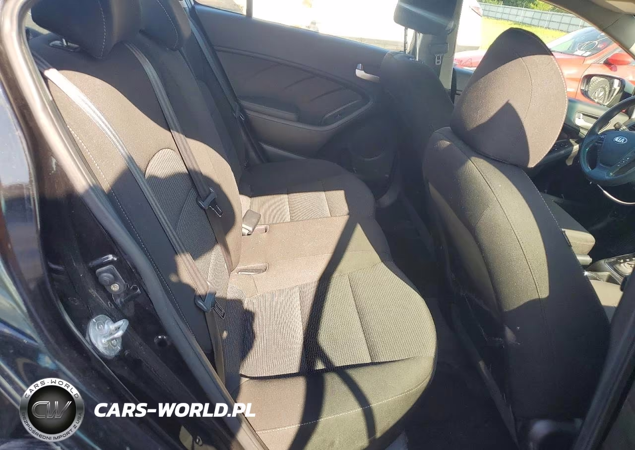 2018 Kia Forte Lx VIN:3KPFK4A73JE273725 - 10