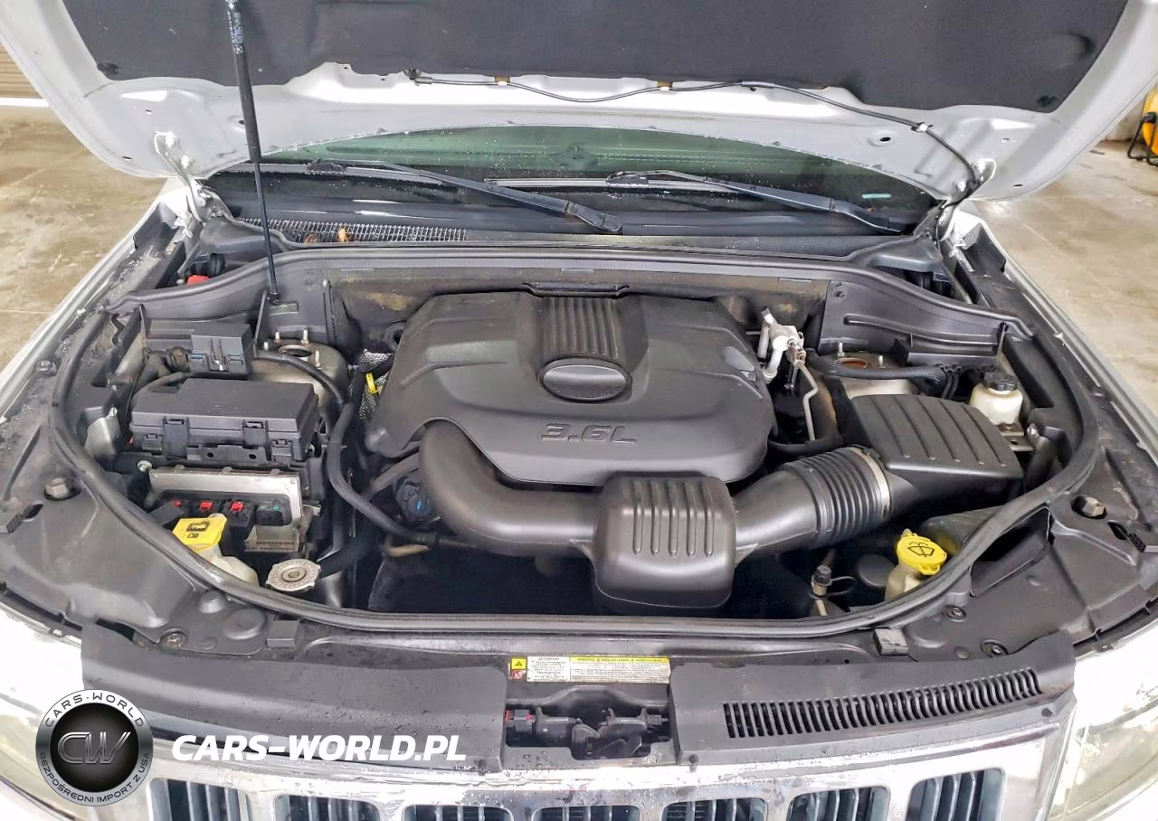 2011 Jeep Grand Cherokee Laredo VIN:1J4RR4GG2BC543157 - 12