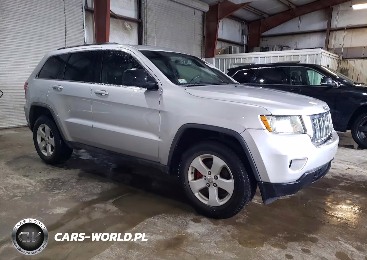 2011 Jeep Grand Cherokee Laredo VIN:1J4RR4GG2BC543157 - 4