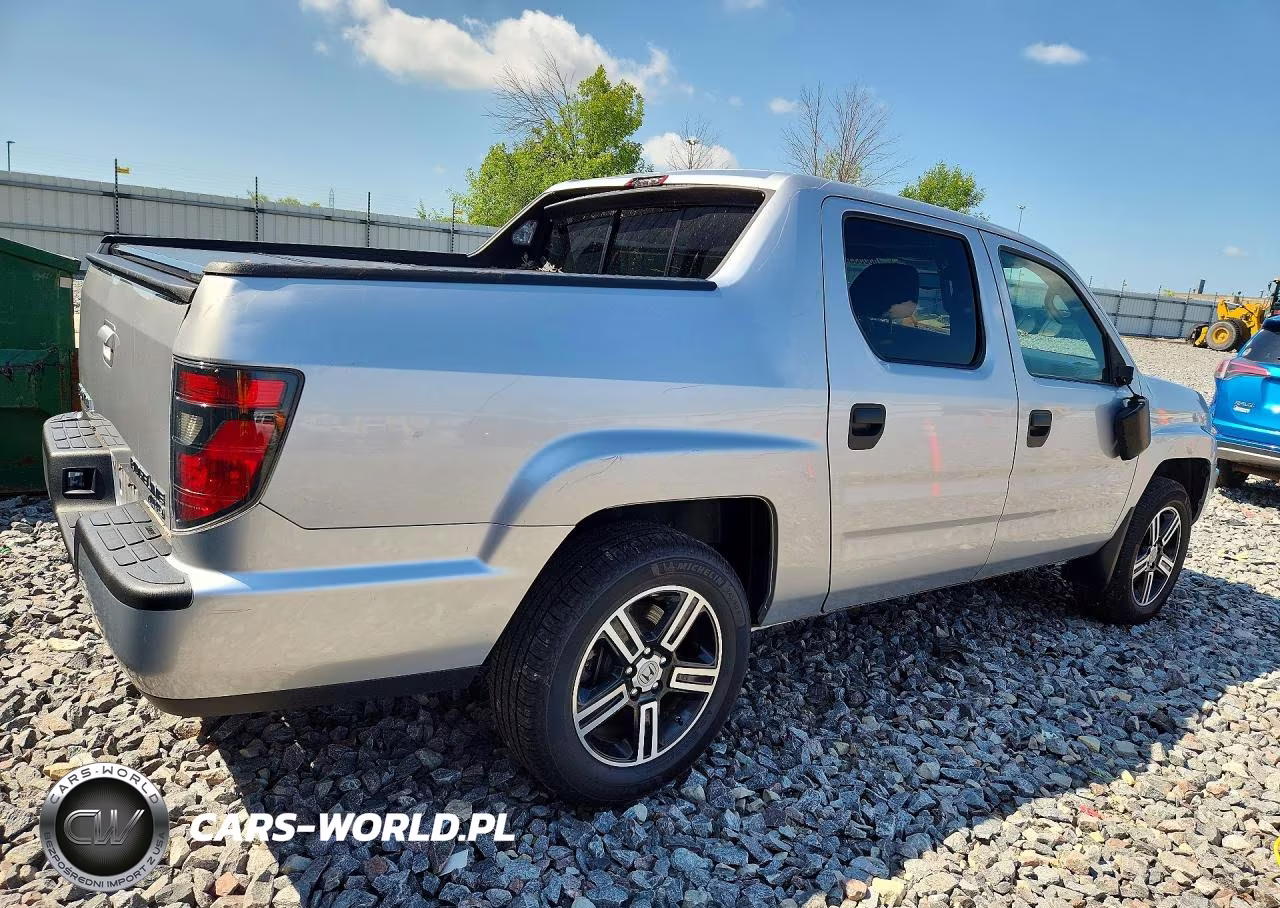 2013 Honda Ridgeline Sport VIN:5FPYK1F76DB009629 - 3