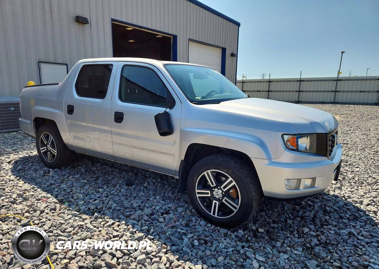 2013 Honda Ridgeline Sport VIN:5FPYK1F76DB009629 - 4