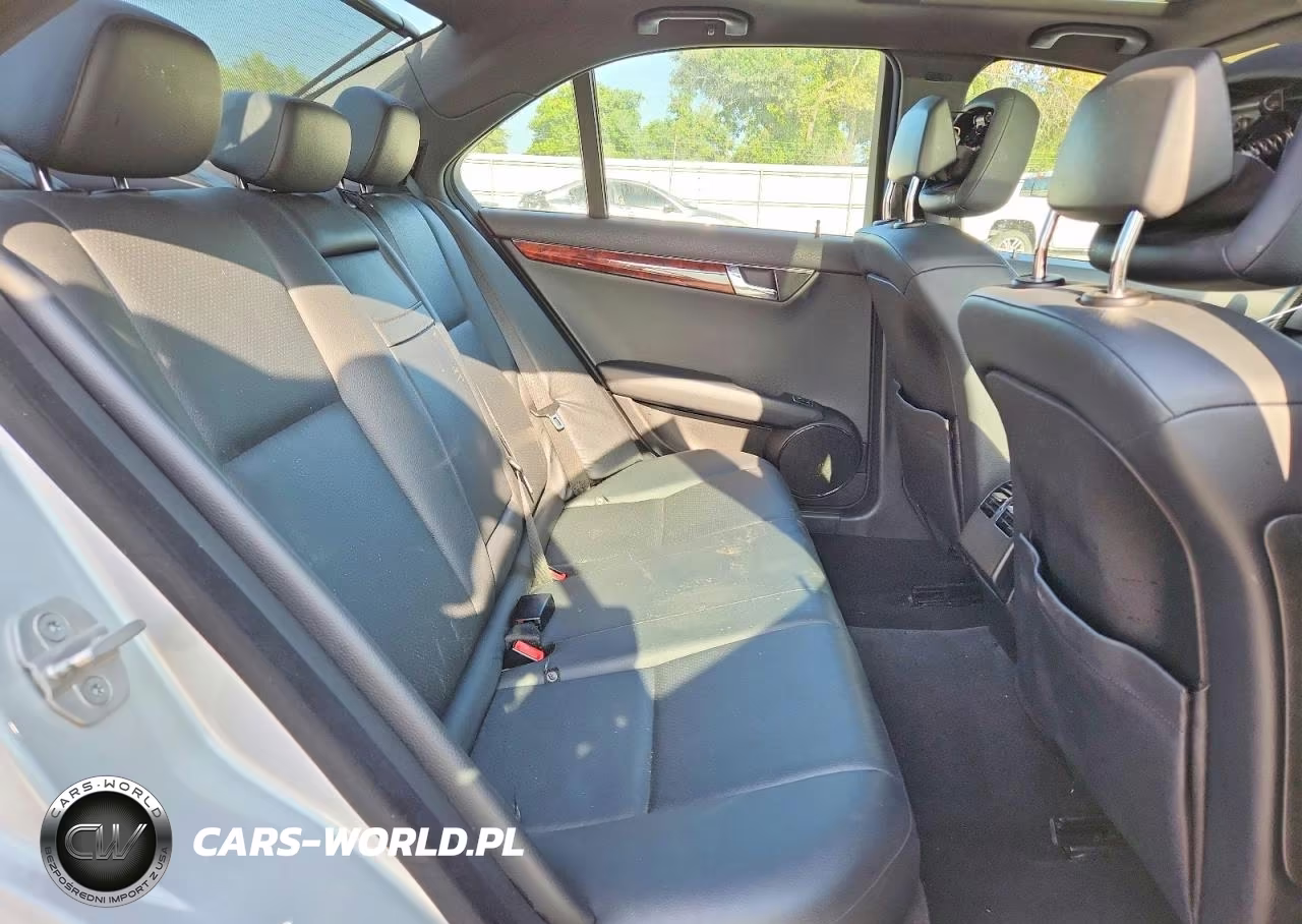 2011 Mercedes-Benz C 300 VIN:WDDGF5EB4BA507779 - 10
