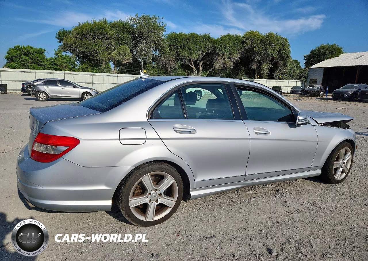 2011 Mercedes-Benz C 300 VIN:WDDGF5EB4BA507779 - 3