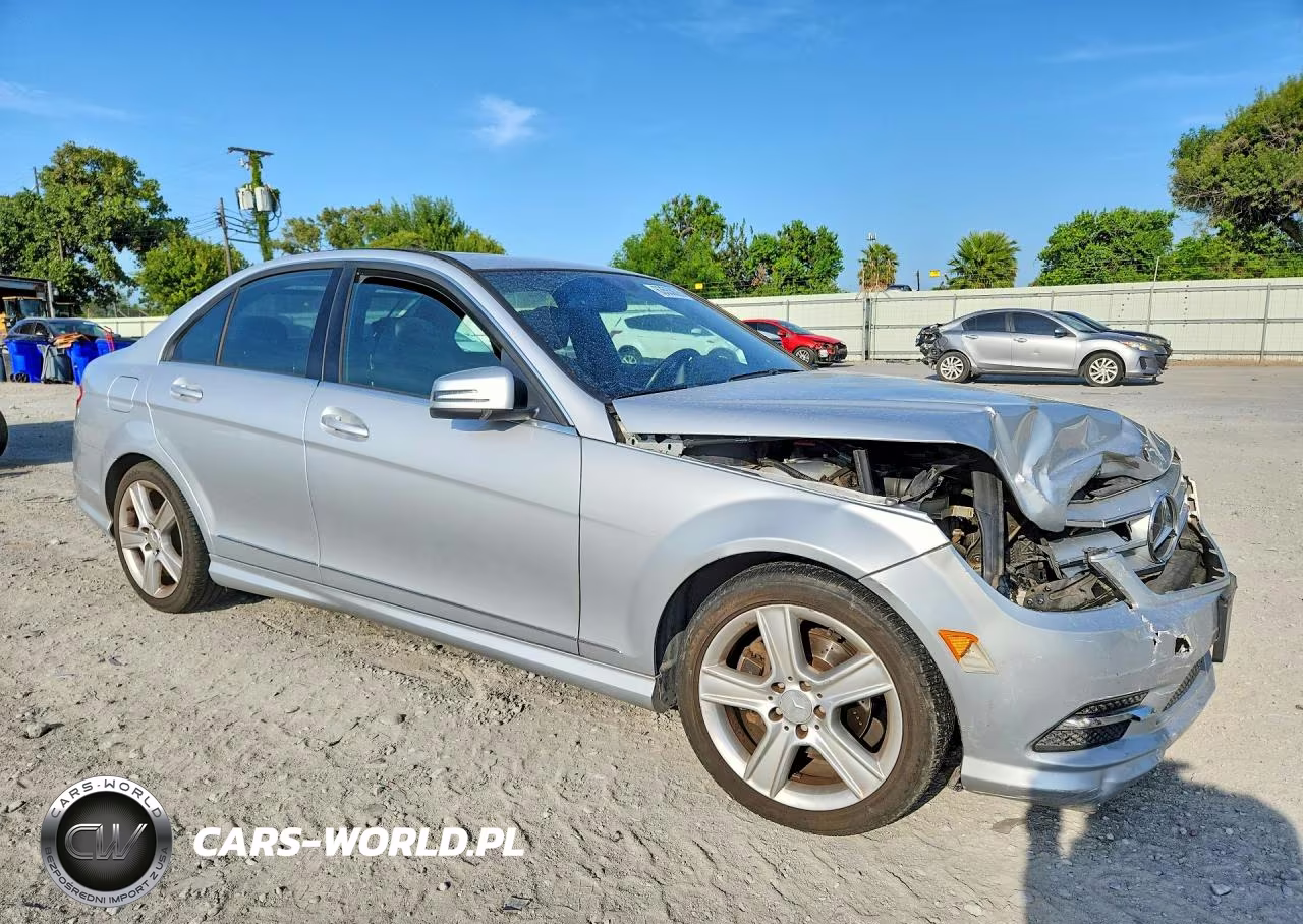 2011 Mercedes-Benz C 300 VIN:WDDGF5EB4BA507779 - 4