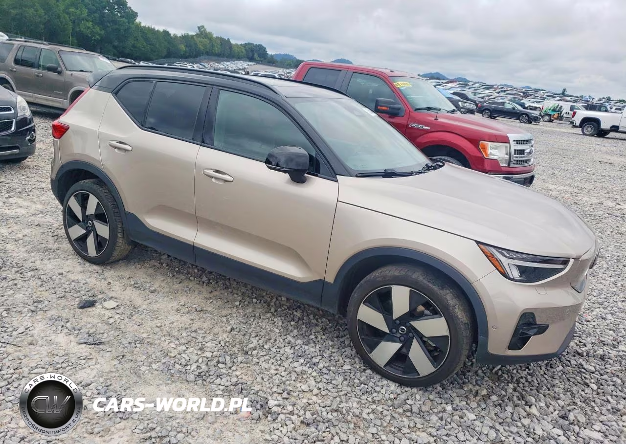 2023 Volvo Xc40 Recharge Plus VIN:YV4ED3UW4P2032147 - 4