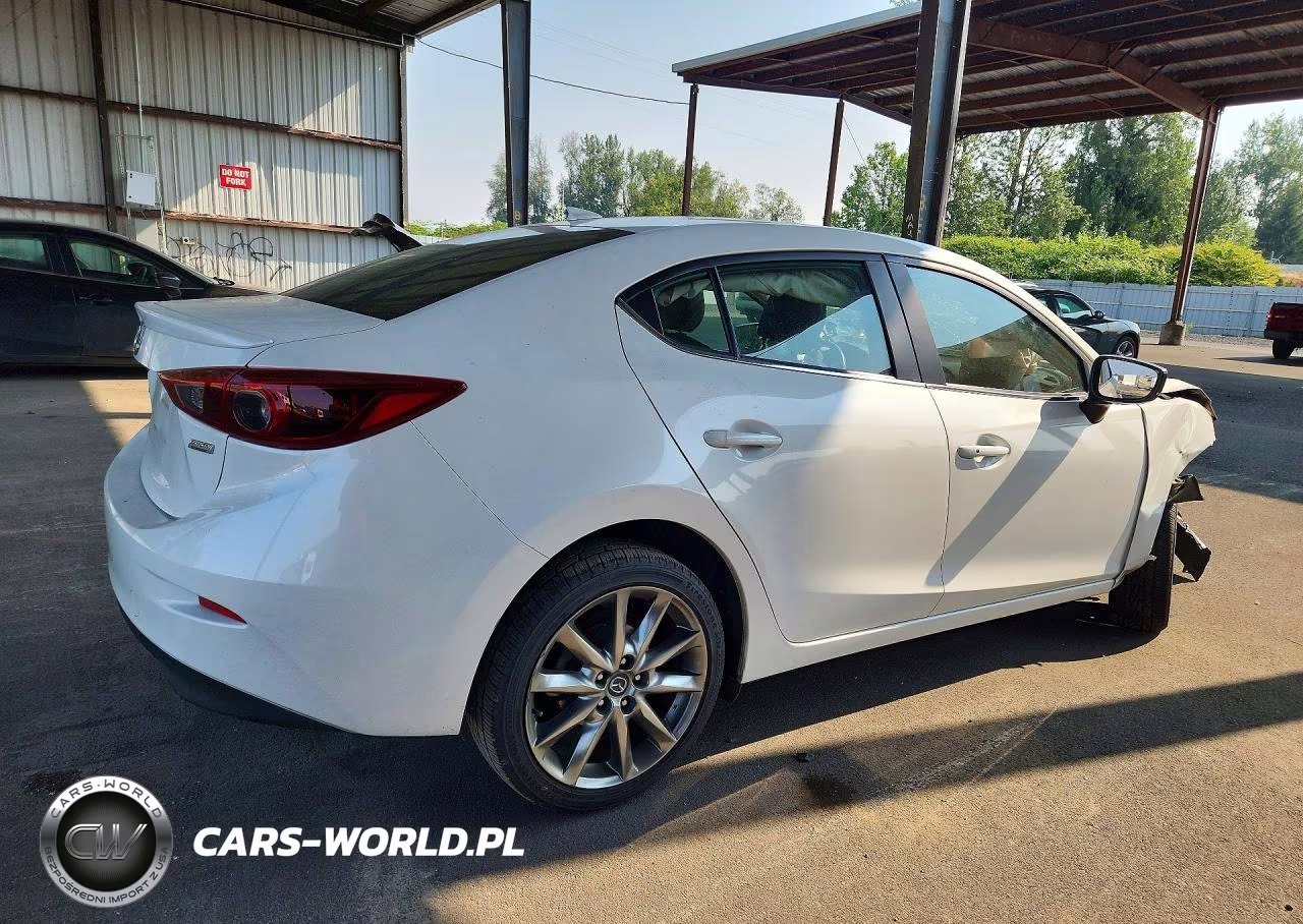 2018 Mazda 3 Grand Touring VIN:3MZBN1W33JM162959 - 3