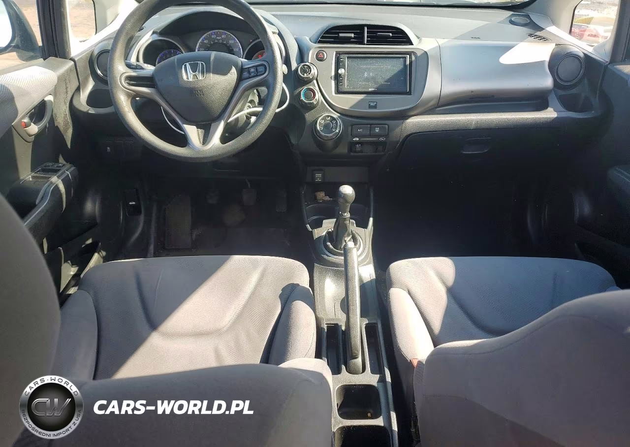 2011 Honda Fit VIN:JHMGE8G32BS007729 - 8