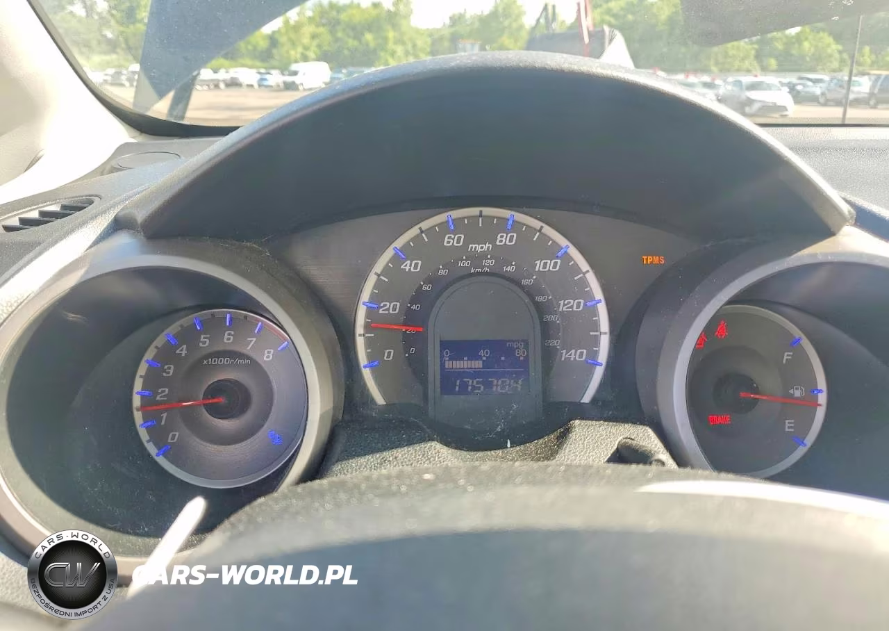 2011 Honda Fit VIN:JHMGE8G32BS007729 - 9
