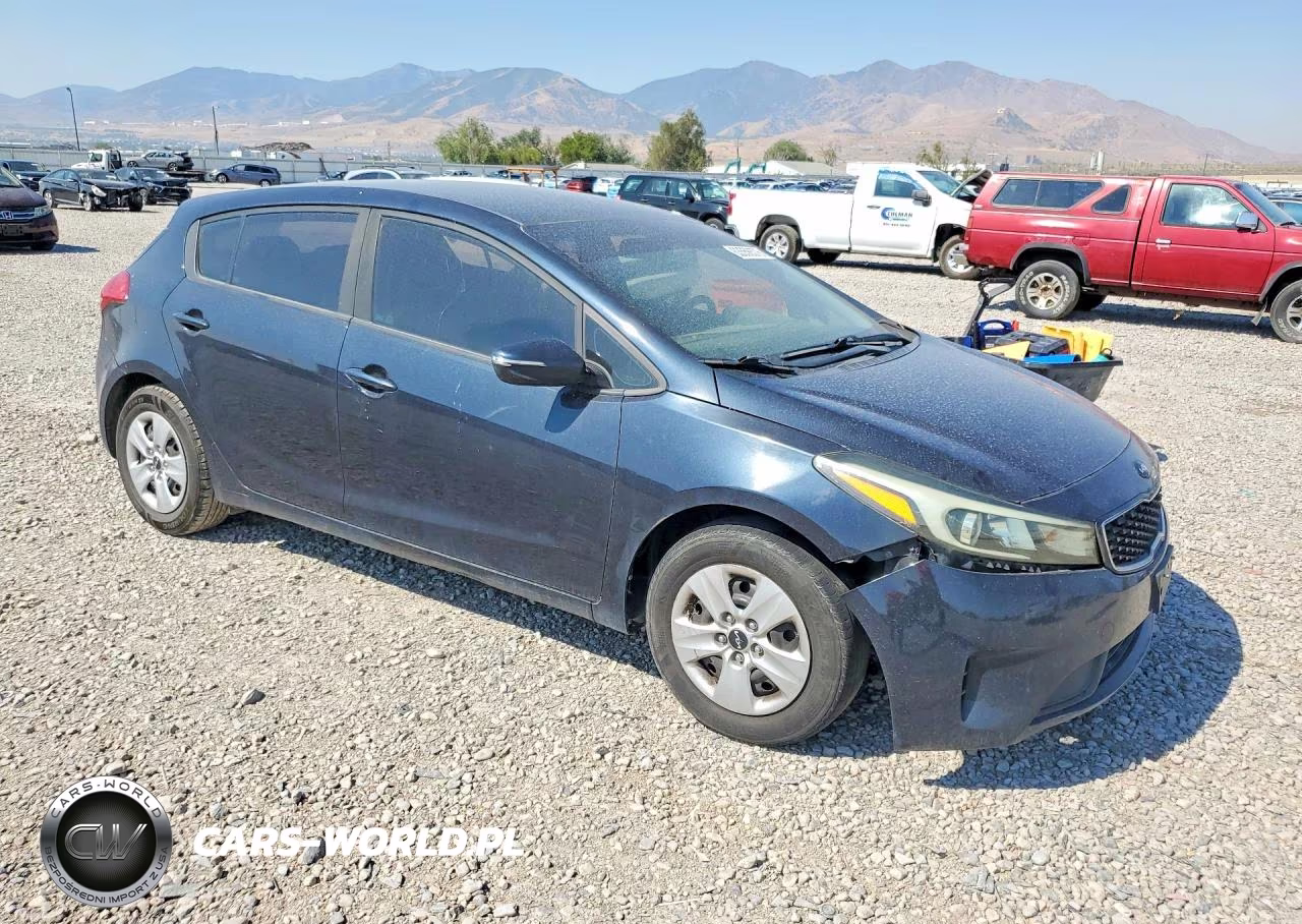 2017 Kia Forte S VIN:KNAFK5A82H5708915 - 4