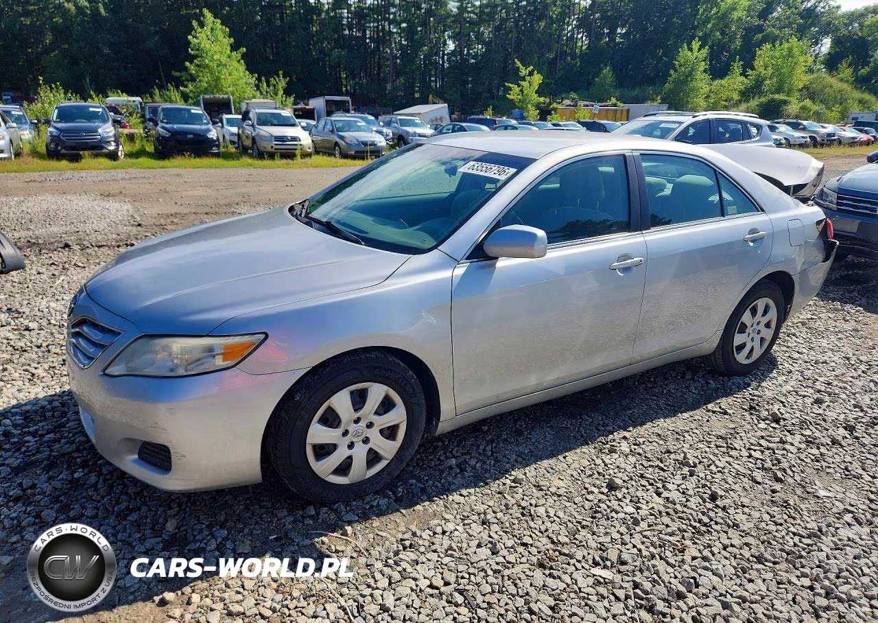 2011 Toyota Camry Le – zdjęcie 1 z 12