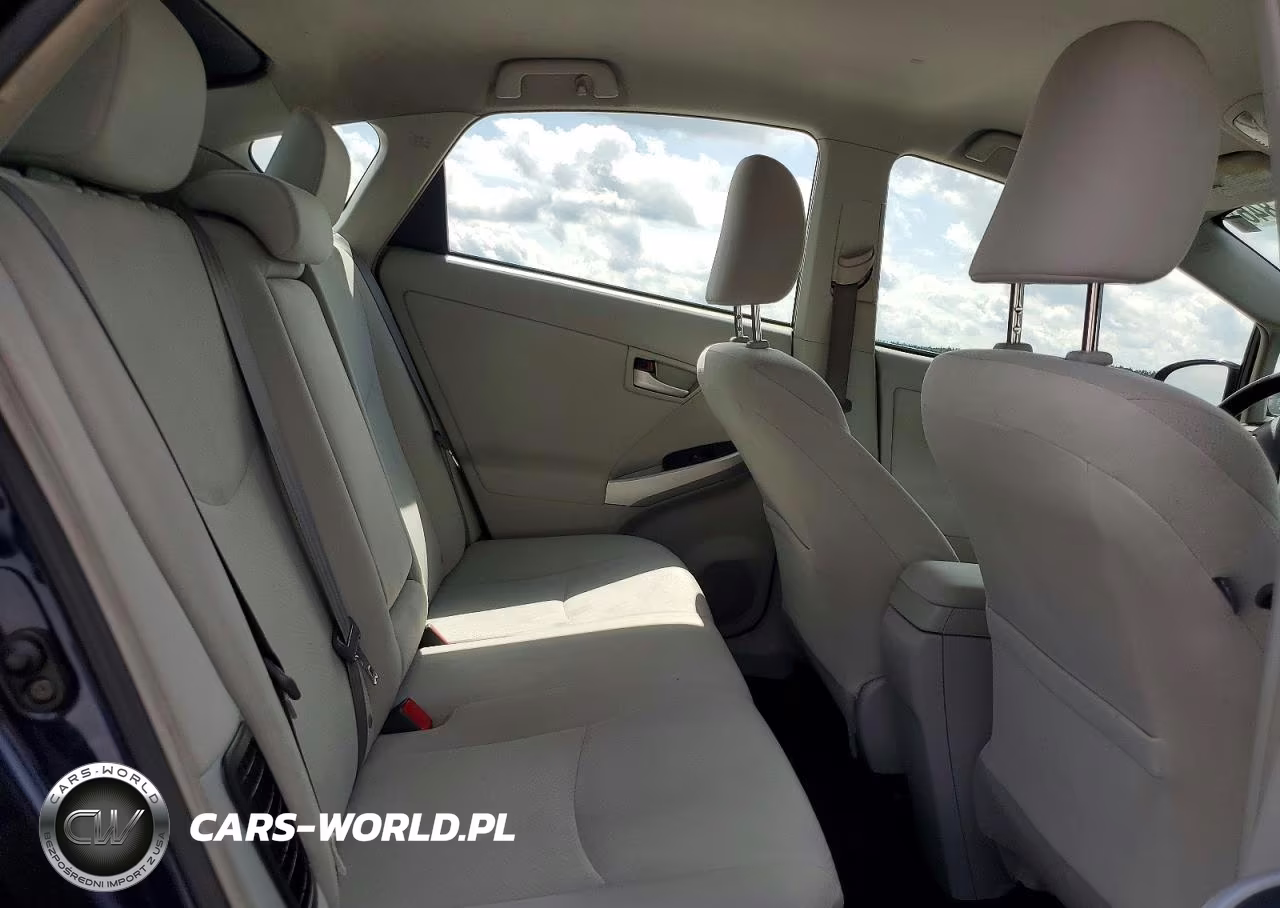 2014 Toyota Prius Two VIN:JTDKN3DU2E1827668 - 10