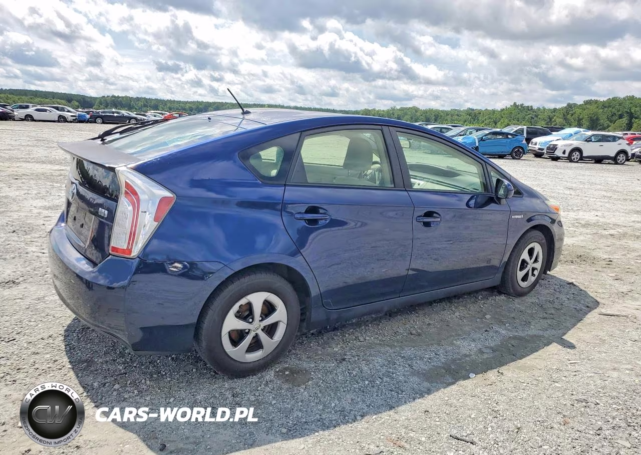 2014 Toyota Prius Two VIN:JTDKN3DU2E1827668 - 3