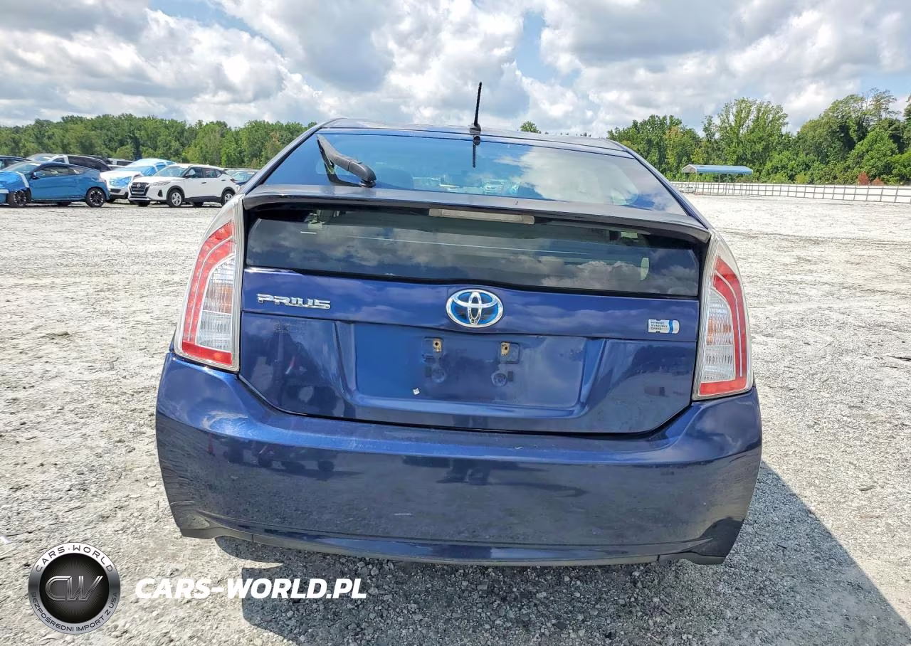 2014 Toyota Prius Two VIN:JTDKN3DU2E1827668 - 6