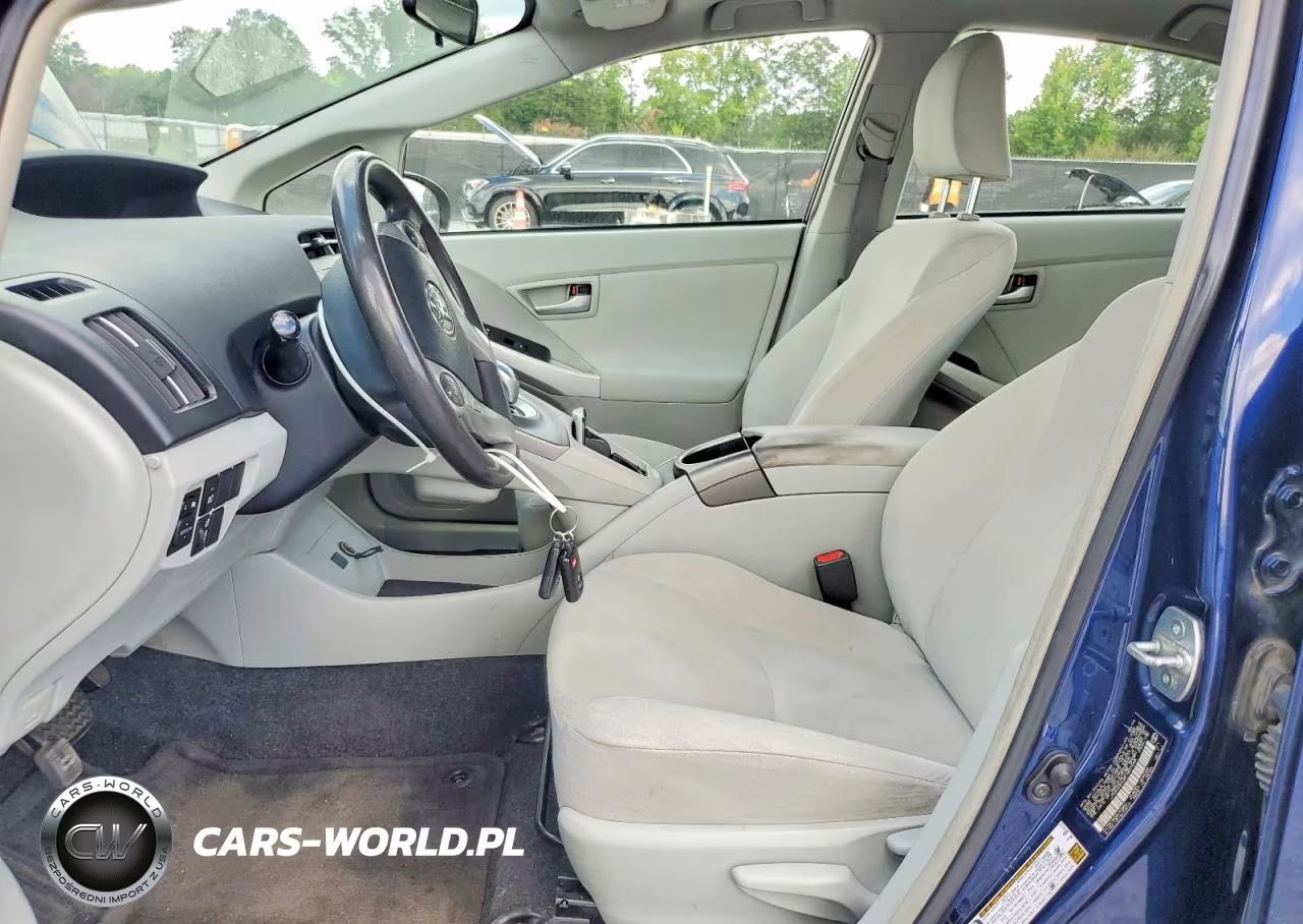 2014 Toyota Prius Two VIN:JTDKN3DU2E1827668 - 7