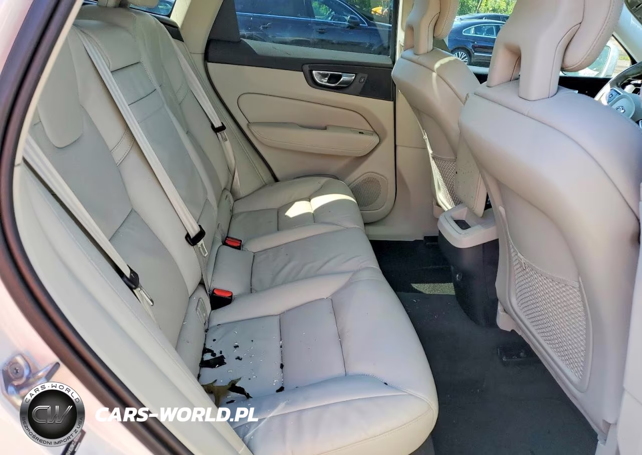 2018 Volvo Xc60 T5 Momentum VIN:YV4102RK2J1019565 - 11