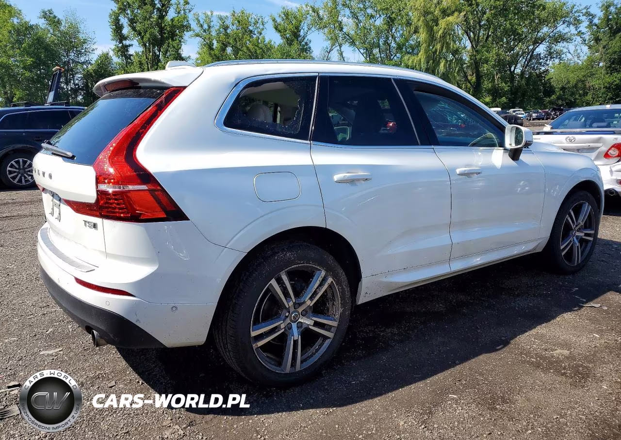 2018 Volvo Xc60 T5 Momentum VIN:YV4102RK2J1019565 - 3