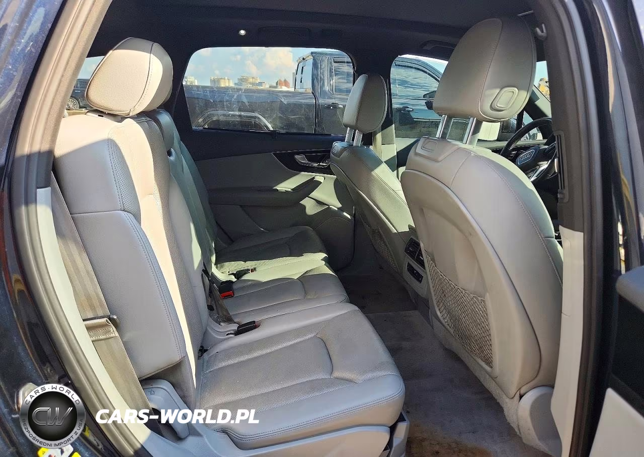 2017 Audi Q7 Premium Plus VIN:WA1LHAF72HD057721 - 11