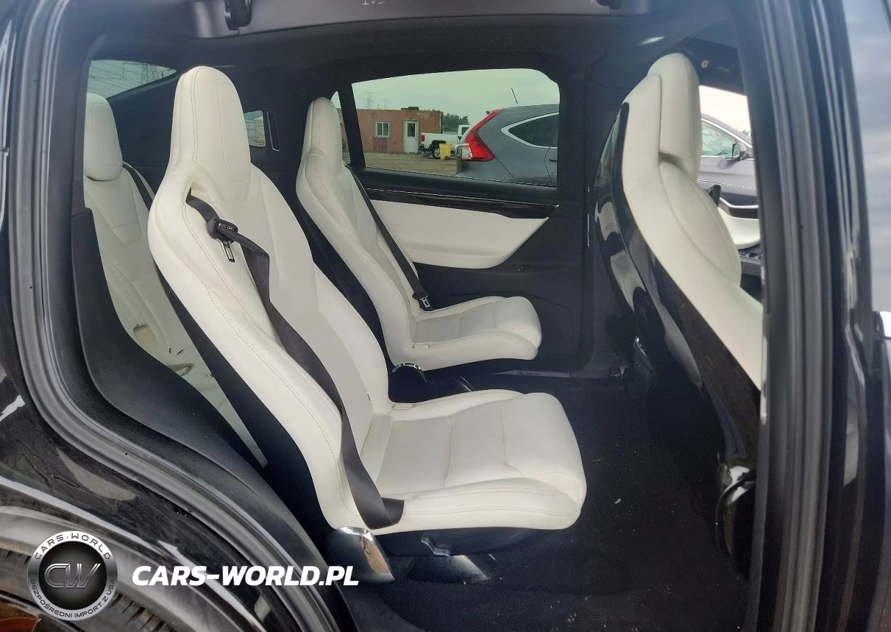 2016 Tesla Model X VIN:5YJXCBE41GF005720 - 10