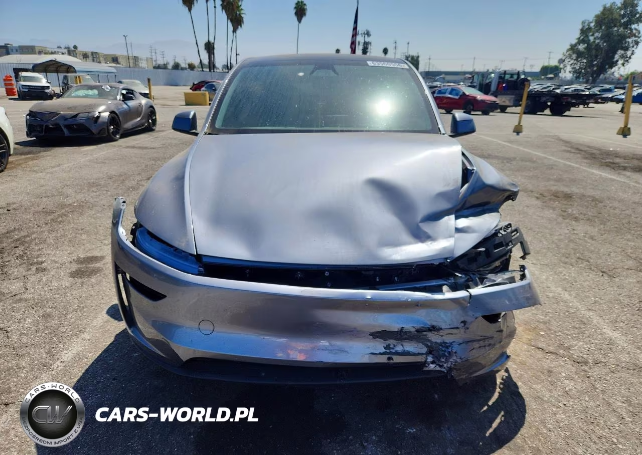 2026 Tesla Model Y VIN:7SAYGDED7TF389469 - 5