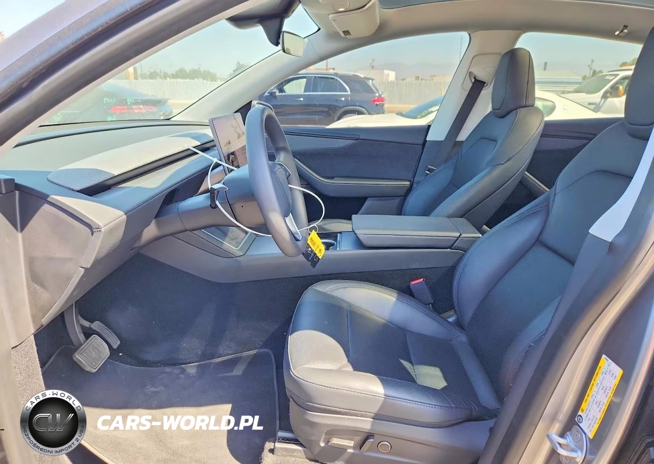 2026 Tesla Model Y VIN:7SAYGDED7TF389469 - 7