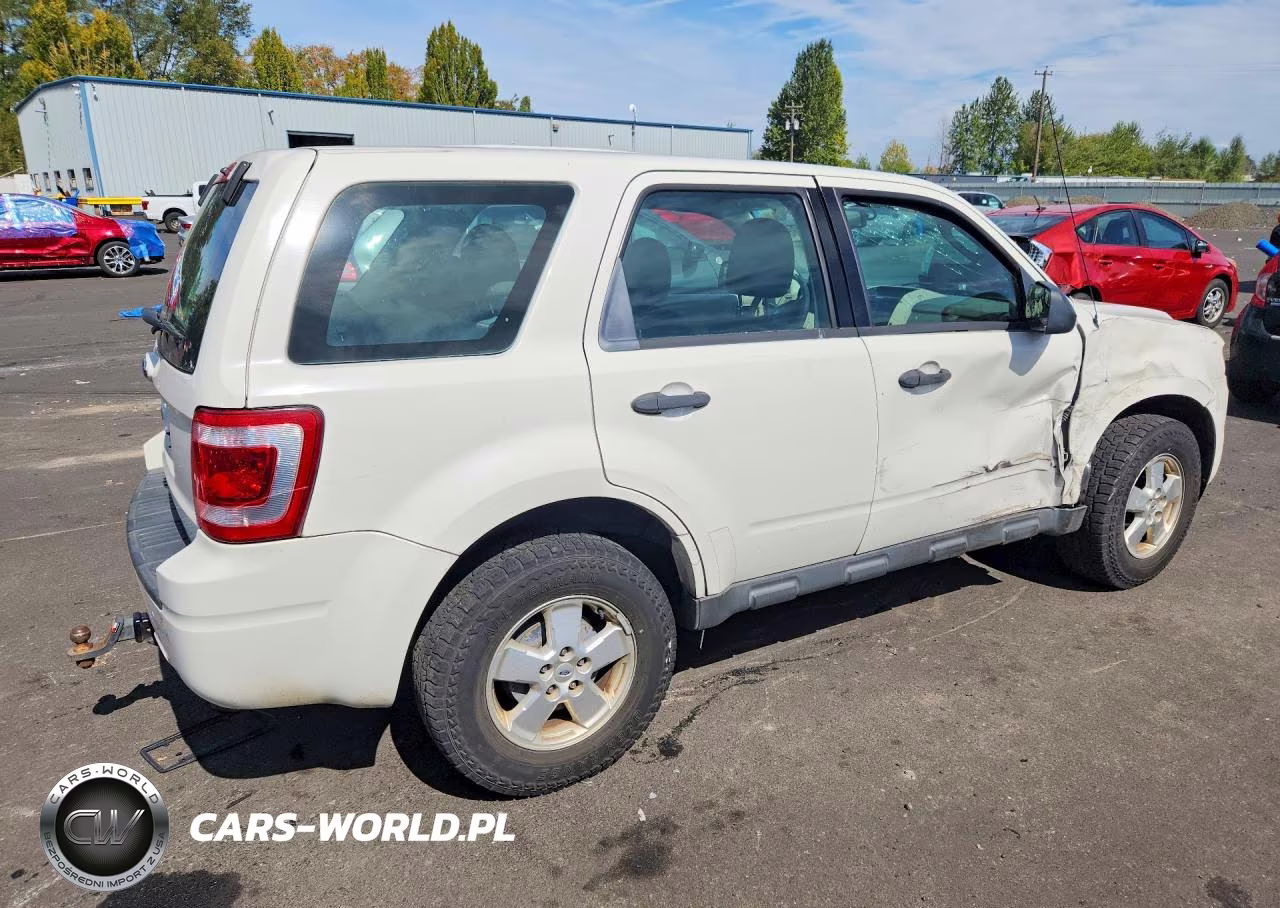 2011 Ford Escape Xls VIN:1FMCU9C75BKA22433 - 3