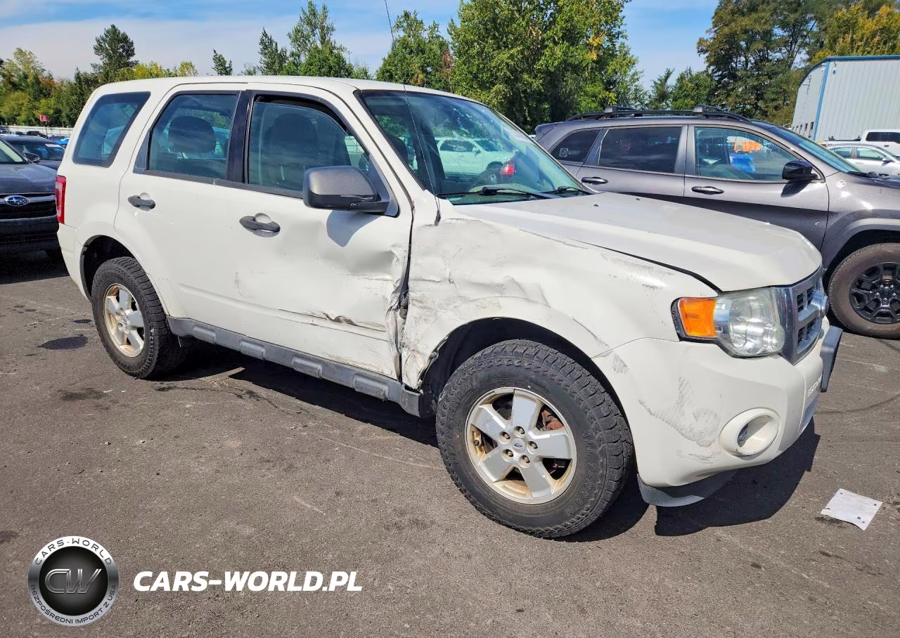 2011 Ford Escape Xls VIN:1FMCU9C75BKA22433 - 4