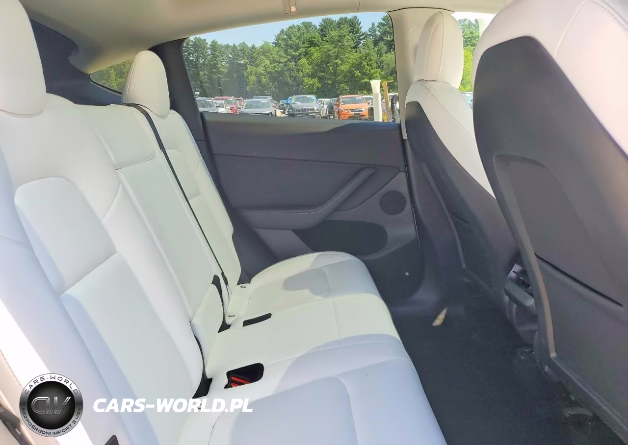 2022 Tesla Model Y VIN:7SAYGDEE3NF535877 - 11
