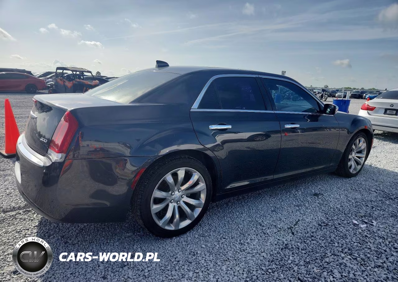 2018 Chrysler 300 Limited VIN:2C3CCAEG4JH296237 - 3