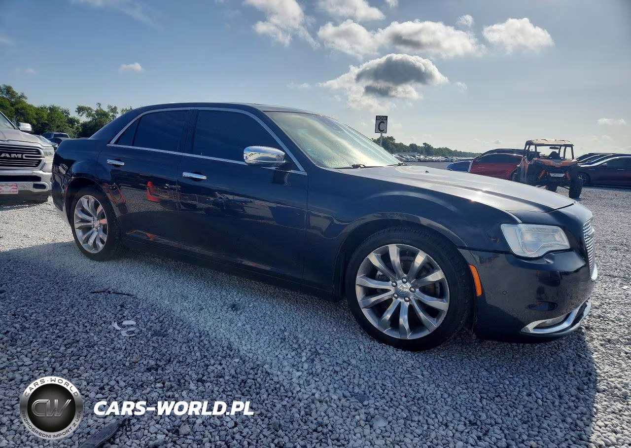 2018 Chrysler 300 Limited VIN:2C3CCAEG4JH296237 - 4