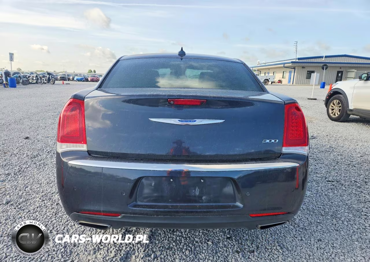 2018 Chrysler 300 Limited VIN:2C3CCAEG4JH296237 - 6