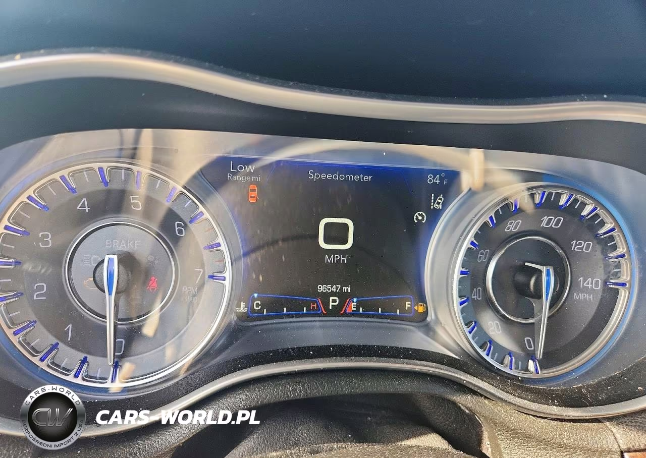2018 Chrysler 300 Limited VIN:2C3CCAEG4JH296237 - 9