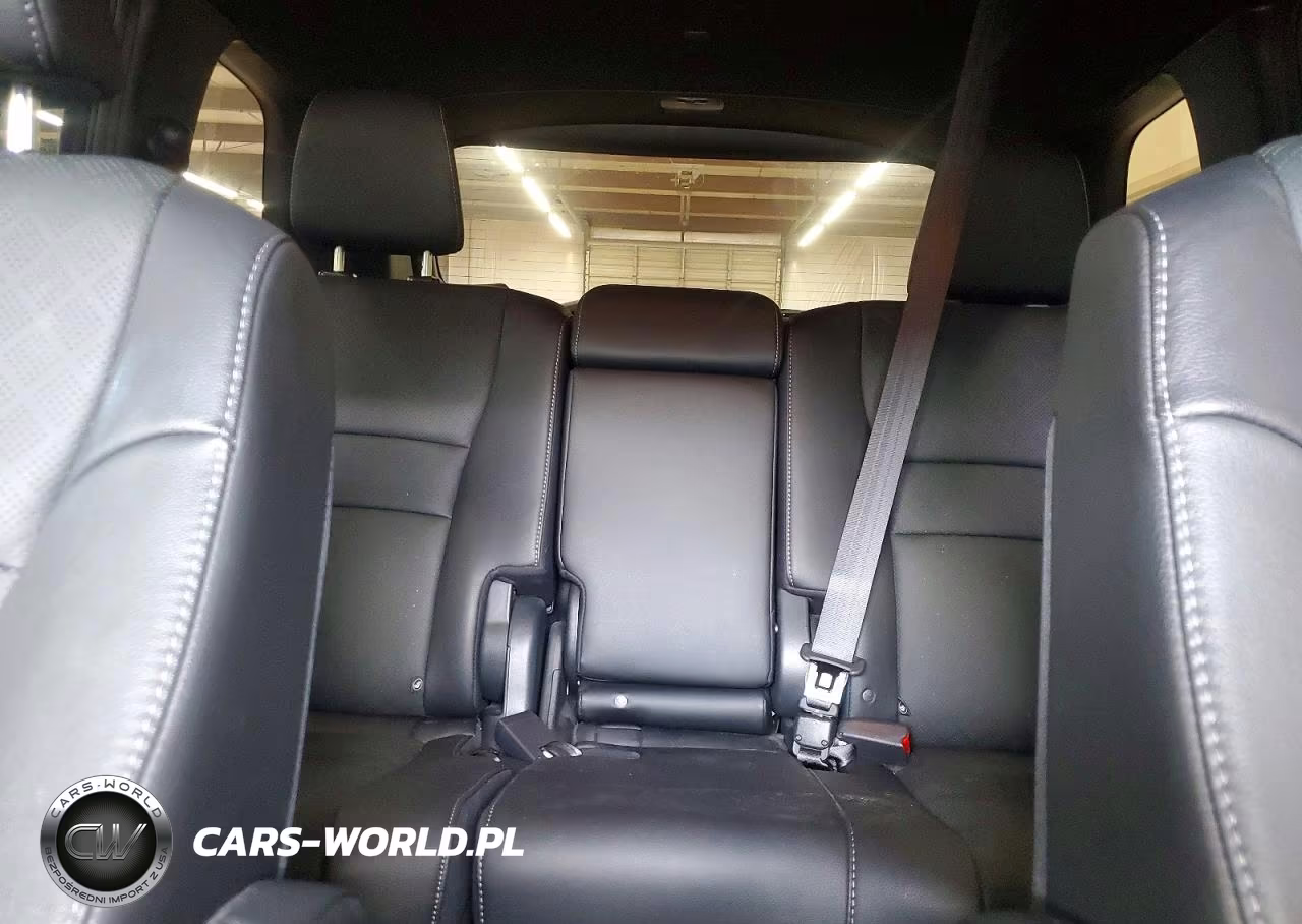 2021 Honda Passport Touring VIN:5FNYF8H91MB017383 - 10