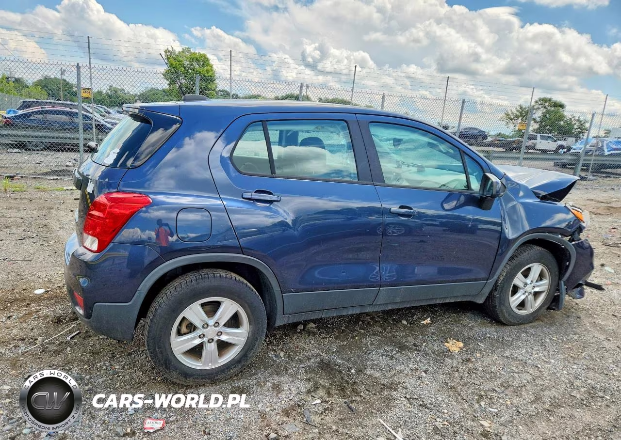 2018 Chevrolet Trax Ls VIN:3GNCJNSB7JL317260 - 3