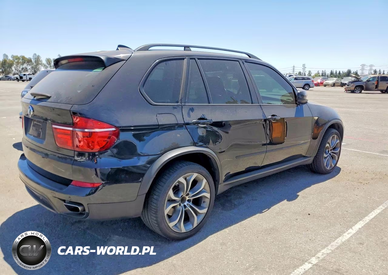 2011 BMW X5 xDrive50I VIN:5UXZV8C55BL418892 - 3