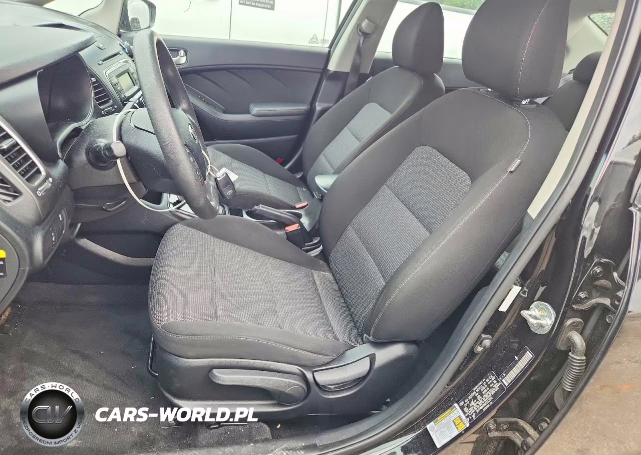 2018 Kia Forte Lx VIN:3KPFK4A7XJE212470 - 7