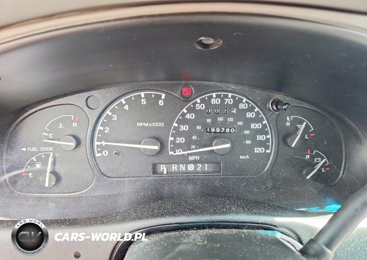 2000 Ford Explorer Xlt VIN:1FMZU83P4YZC12132 - 9