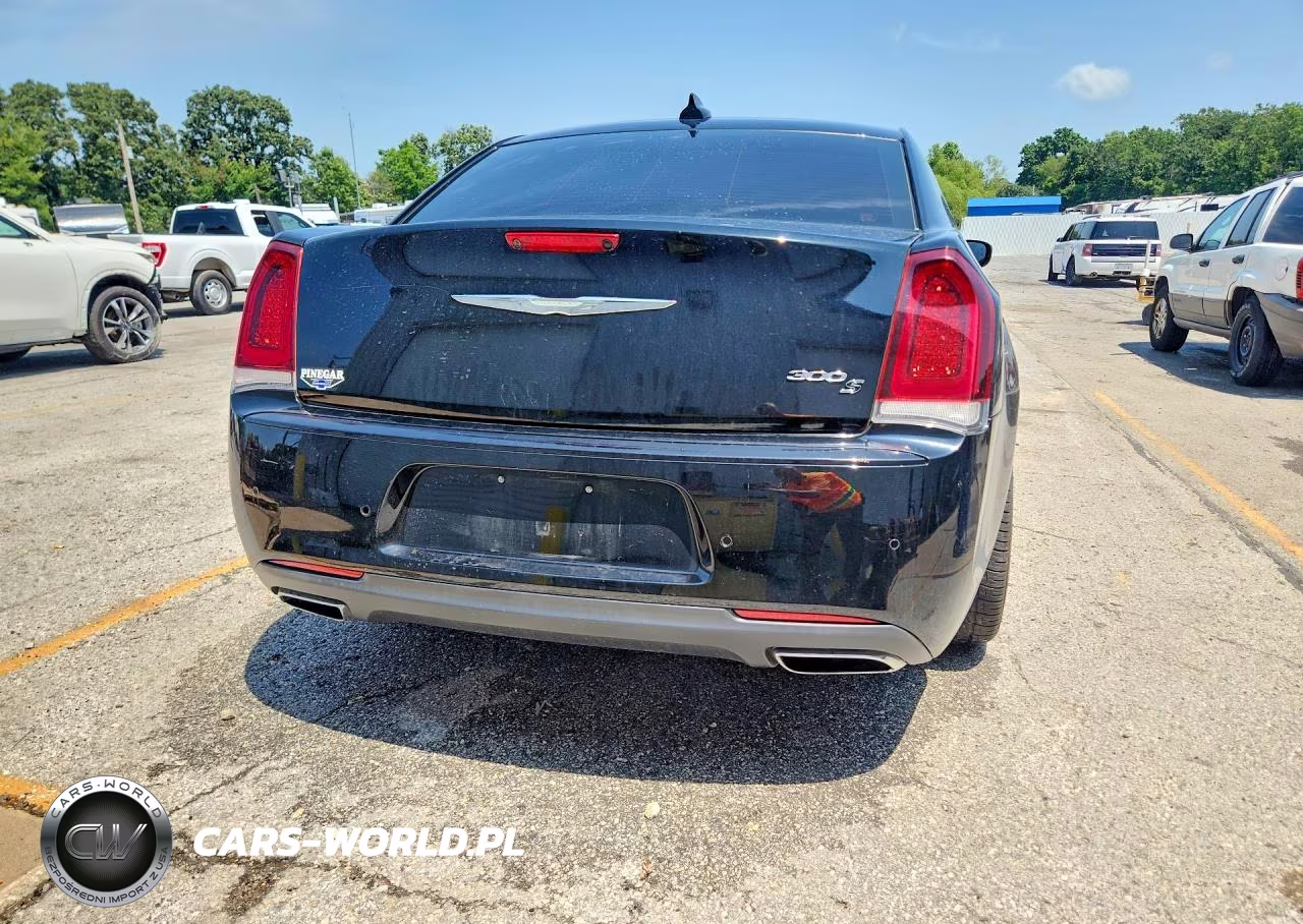 2017 Chrysler 300 S VIN:2C3CCABG7HH596854 - 6