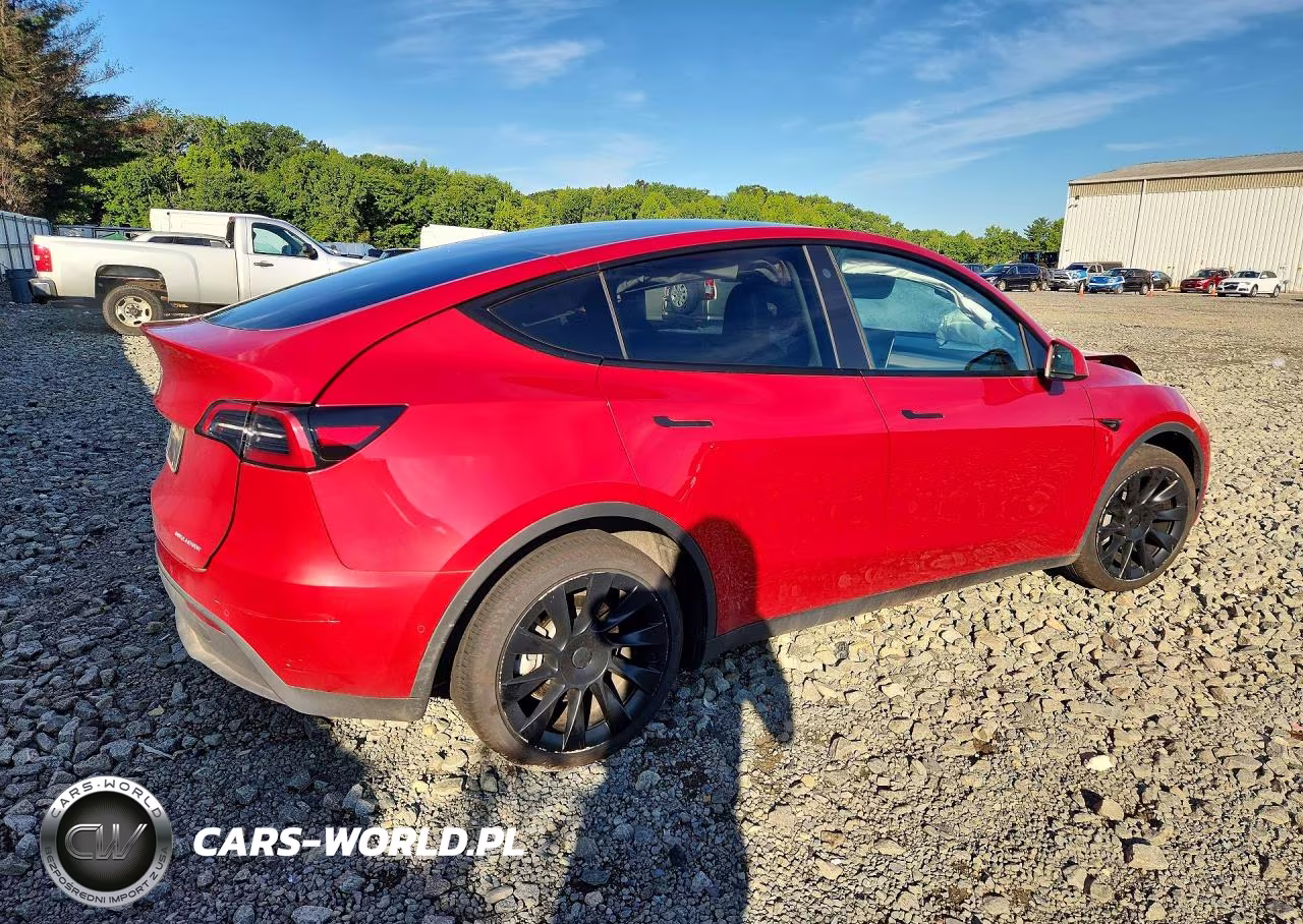 2022 Tesla Model Y VIN:7SAYGDEE2NA021967 - 3